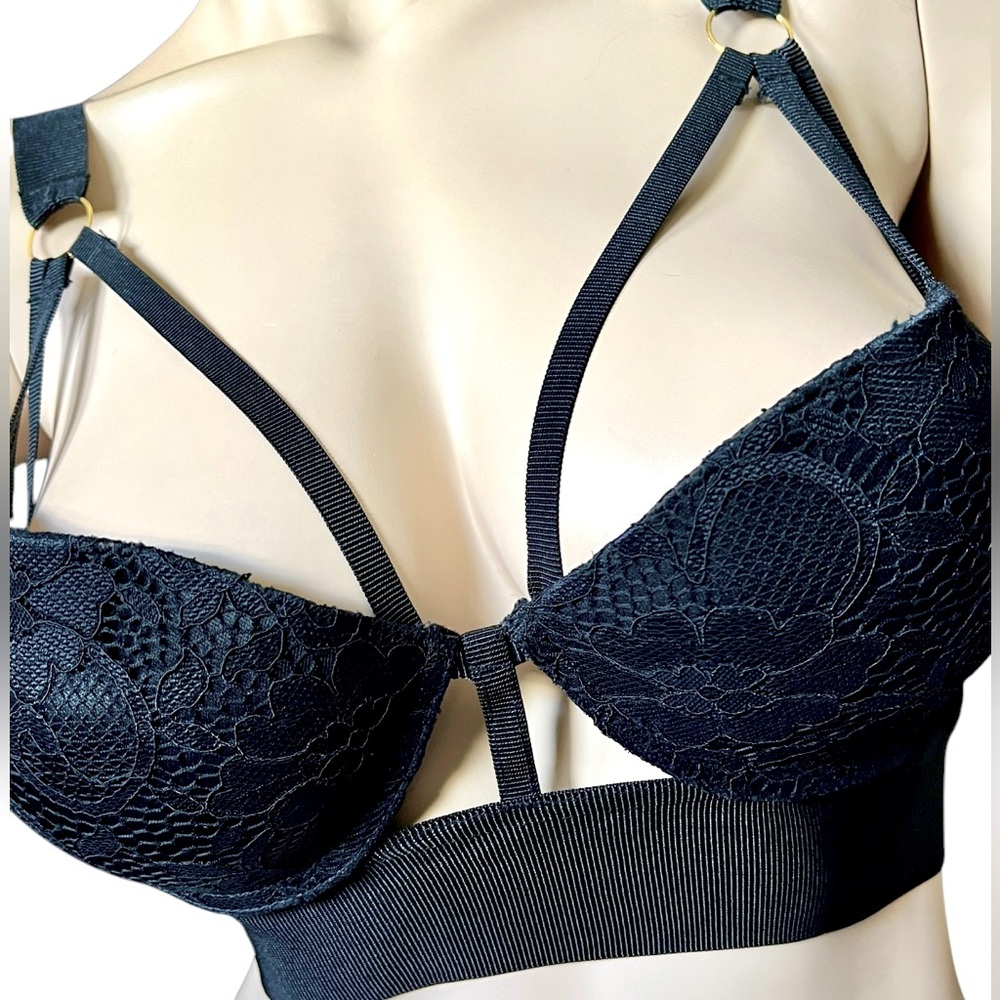Flirty Black Bra. 36C